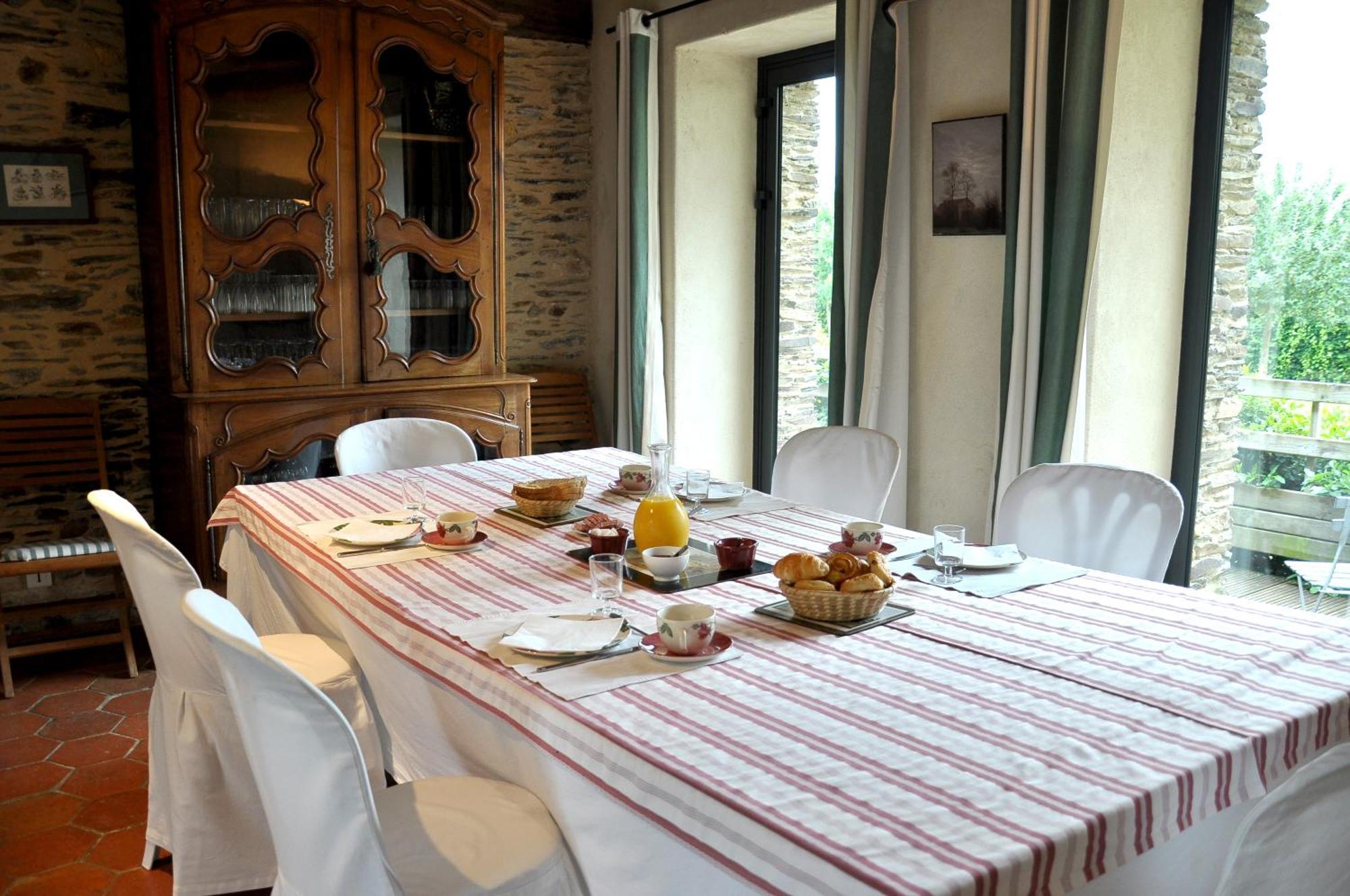 Grange Du Plessis Bed & Breakfast Segré Екстериор снимка