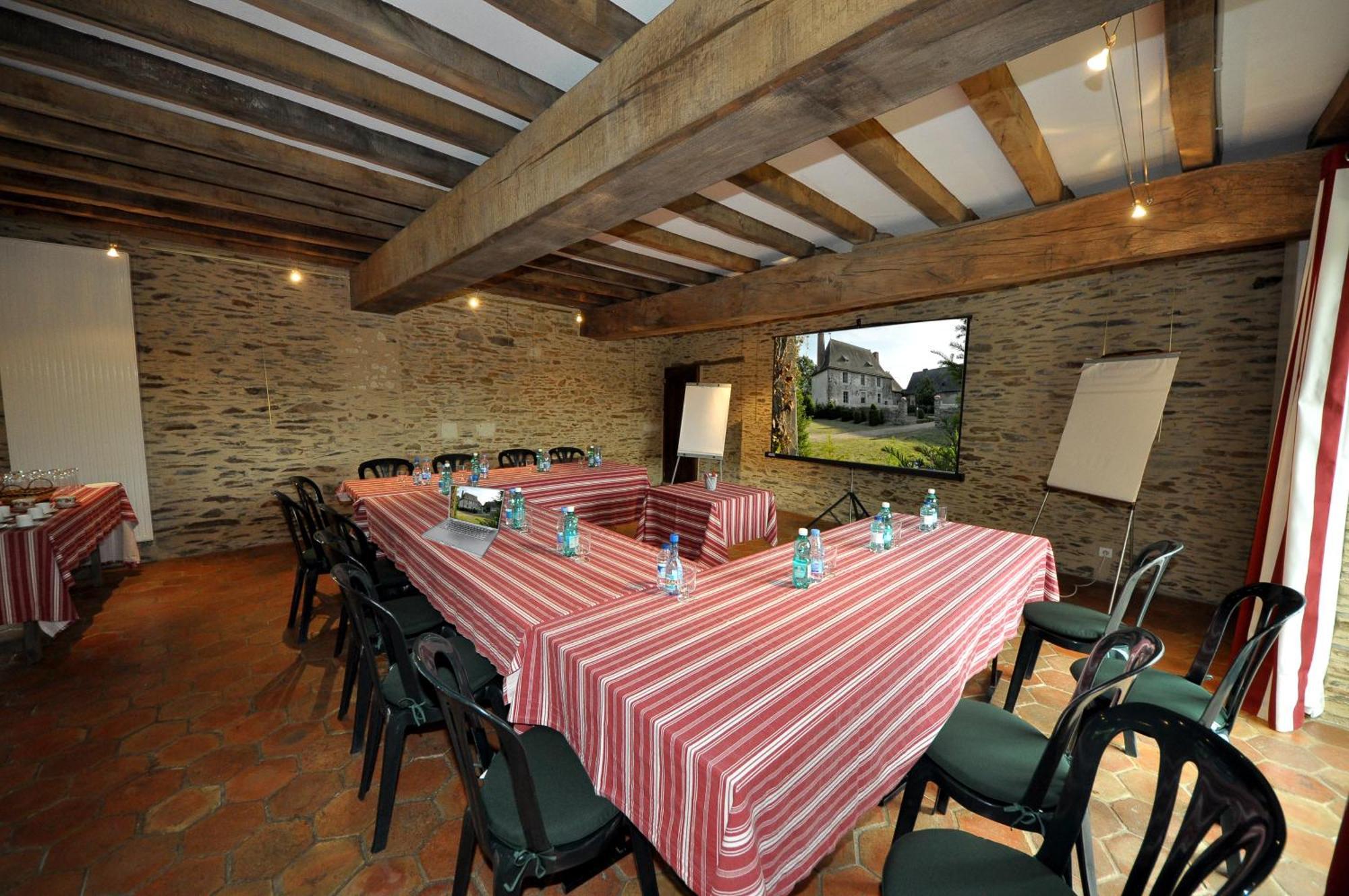 Grange Du Plessis Bed & Breakfast Segré Екстериор снимка