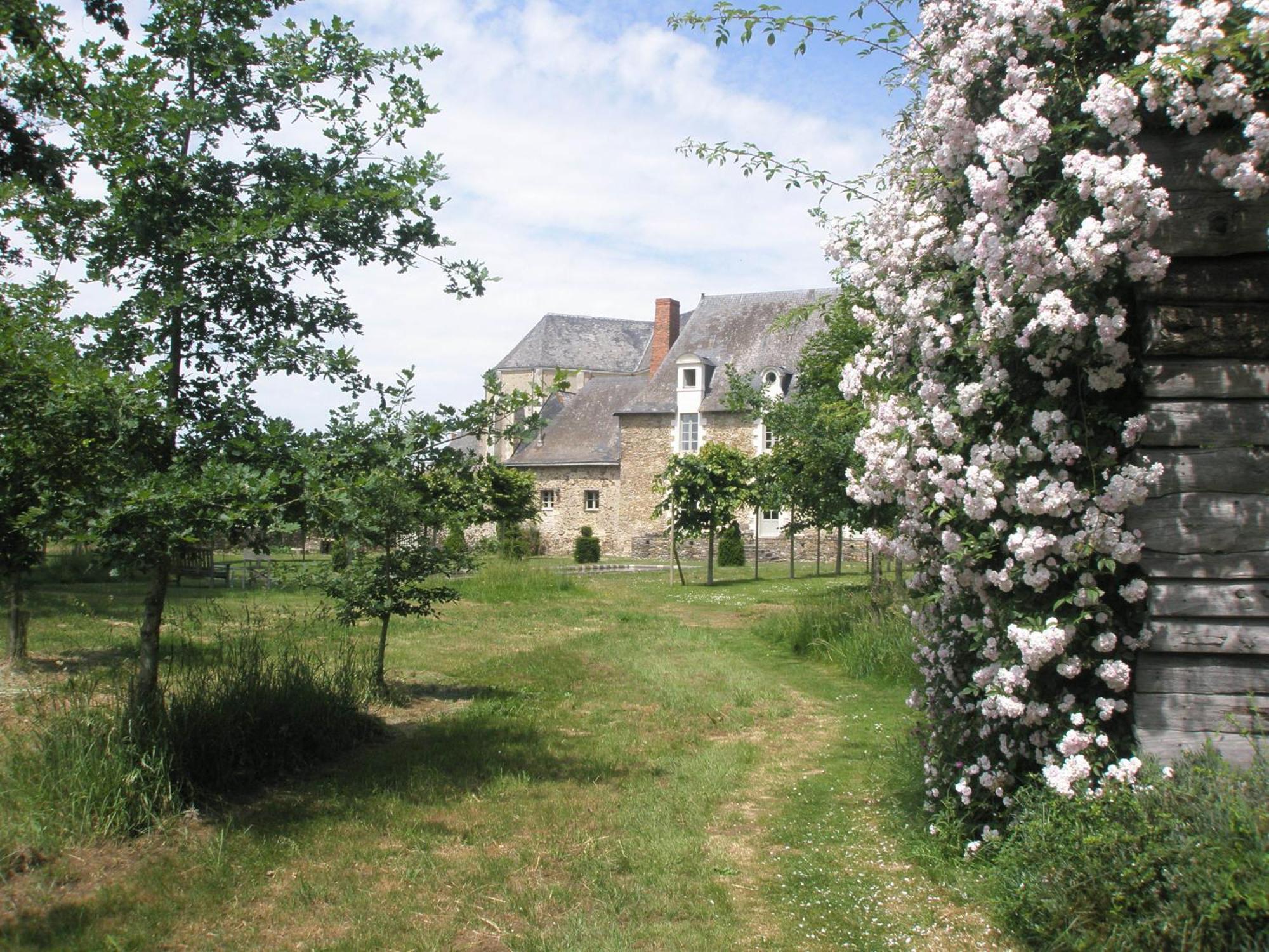 Grange Du Plessis Bed & Breakfast Segré Екстериор снимка