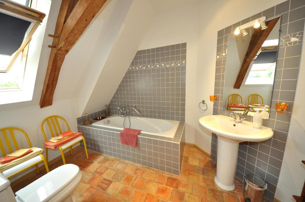 Grange Du Plessis Bed & Breakfast Segré Екстериор снимка