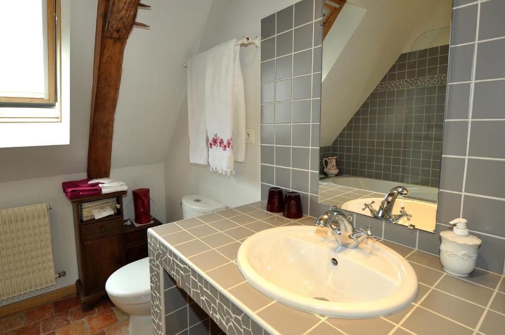 Grange Du Plessis Bed & Breakfast Segré Екстериор снимка